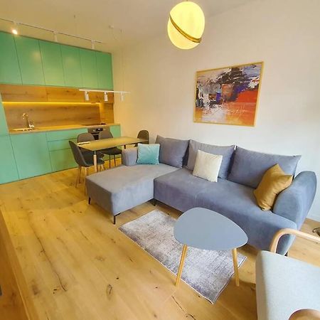 Luxury Green Apartment Prishtinë Ngoại thất bức ảnh