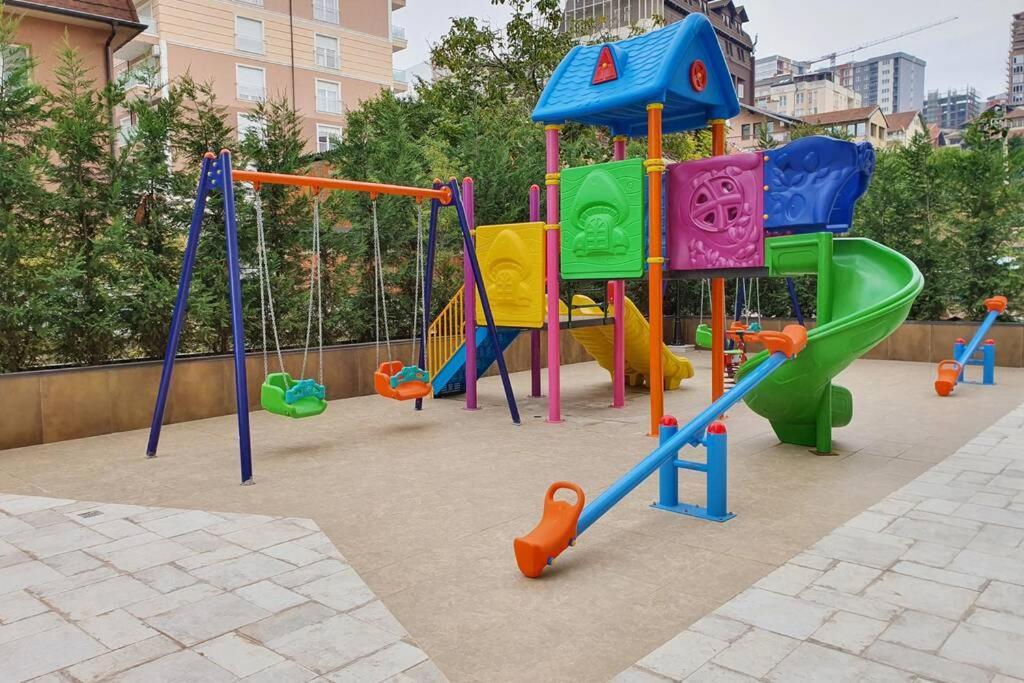 Luxury Green Apartment Prishtinë Ngoại thất bức ảnh